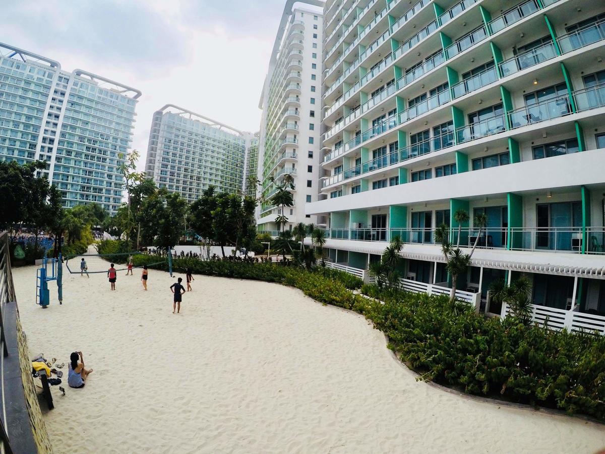 Davis Place At Azure Apartment *