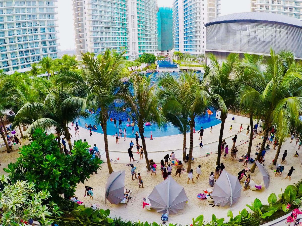 Davis Place At Azure Apartment Manila
