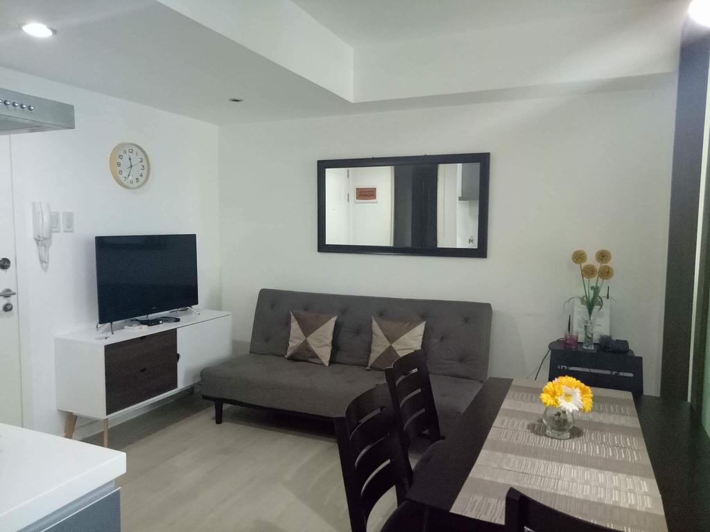 Davis Place At Azure Apartment