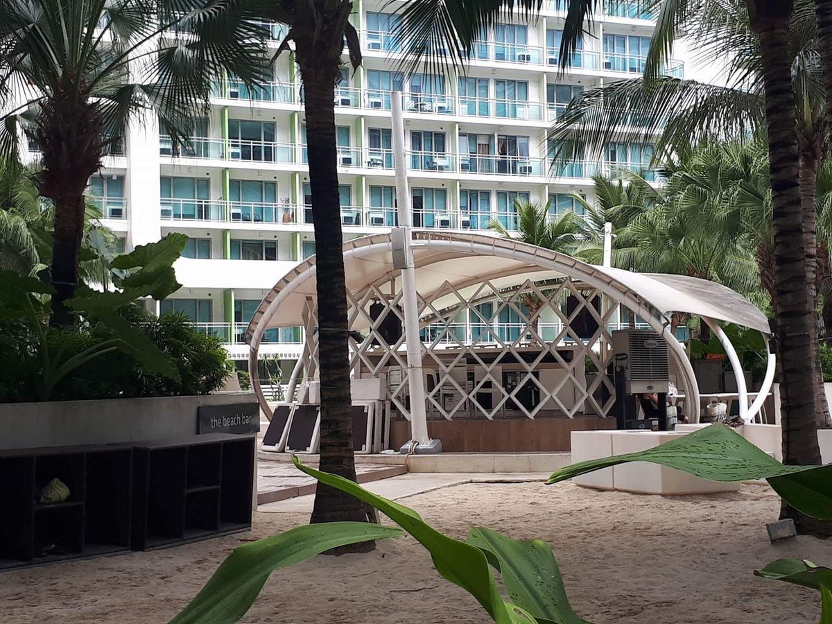 Davis Place At Azure Apartment *