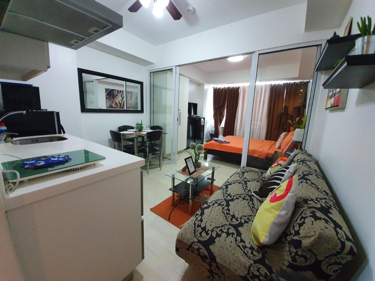 Davis Place At Azure Apartment *
