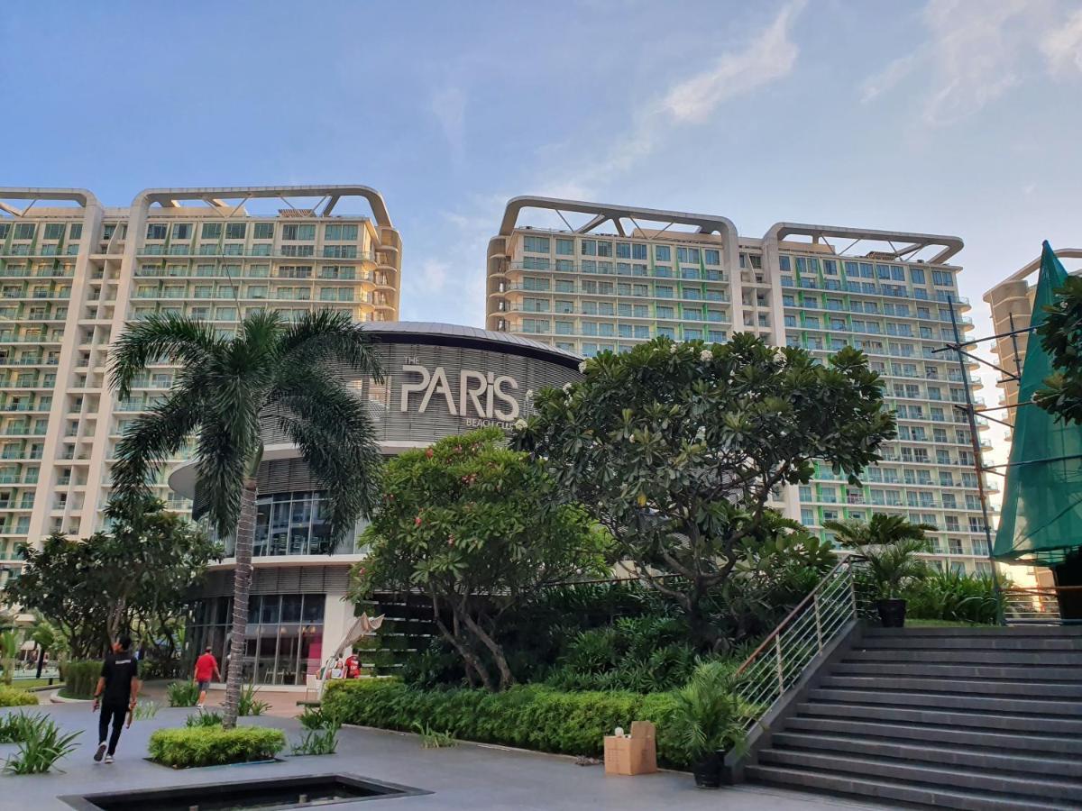 Davis Place At Azure Apartment Manila